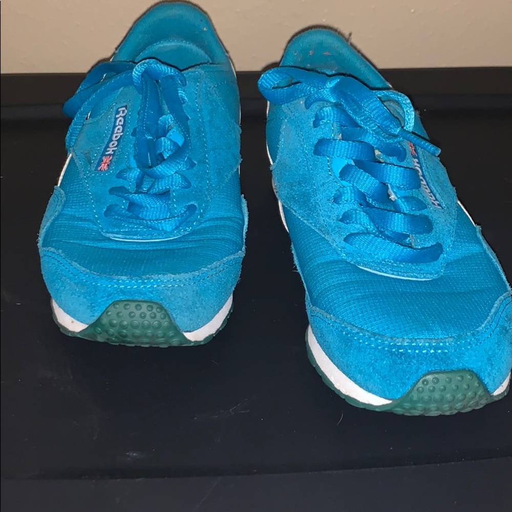 Blue Reebok size 6 1/2 - Picture 2 of 2